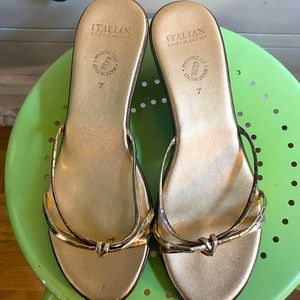 ‼️Size 7 Gold with Brown Sole Sandals, 1 3/4 Wedge by Italian Shoemakers‼️